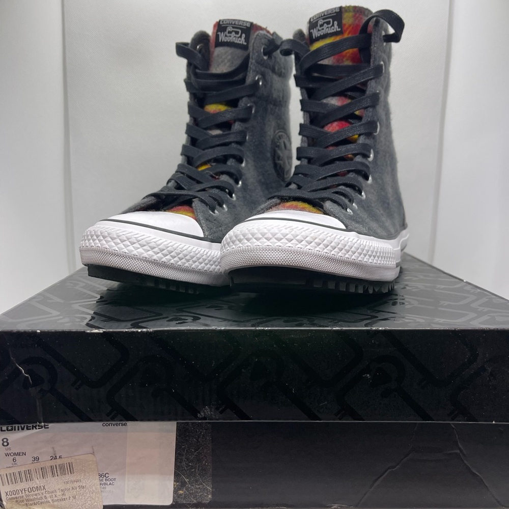 Pre-Owned. Converse x Woolrich Sneakers Gray Plaid High Top Lace Up. Size 8W.